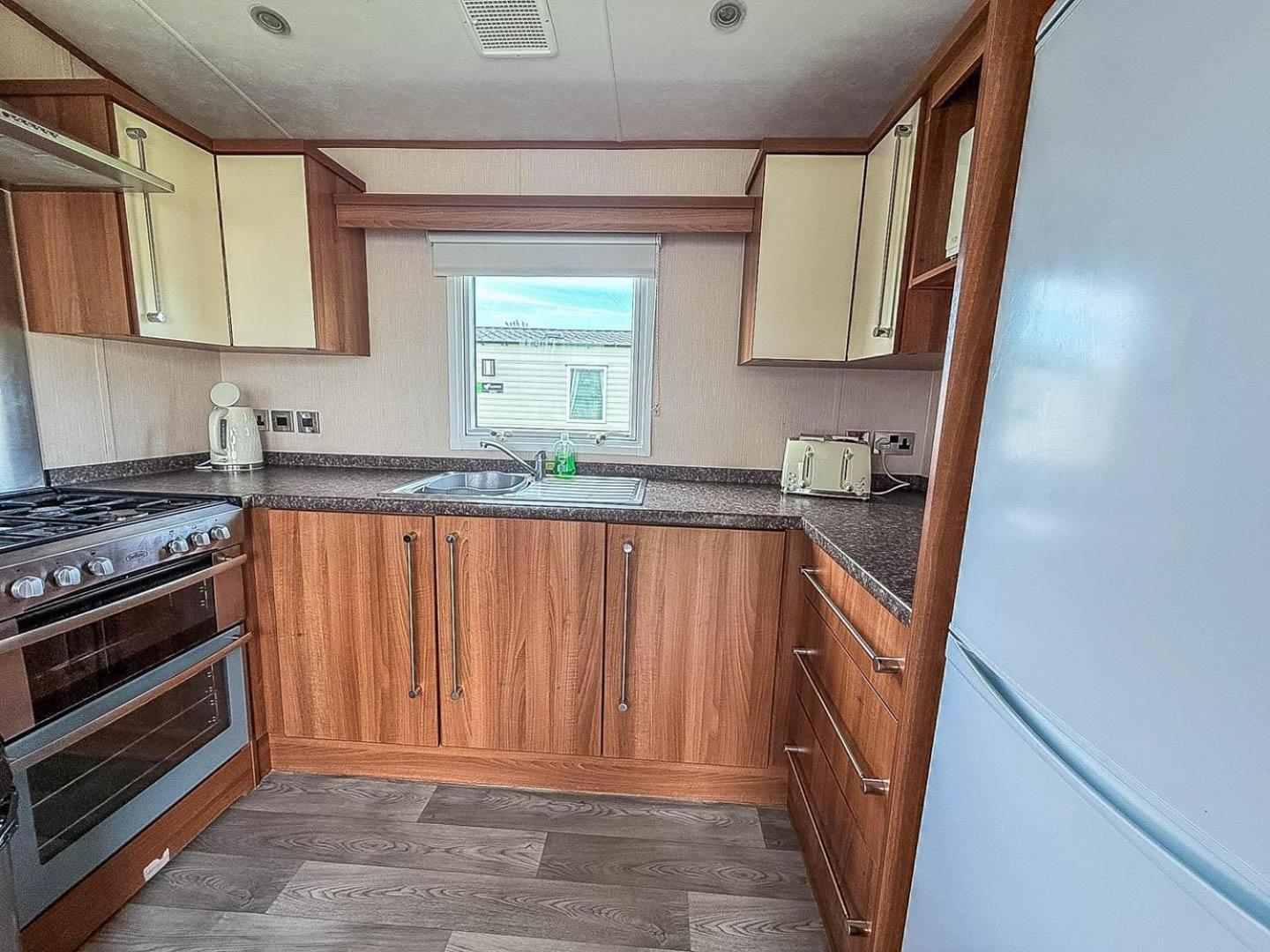 Lovely 8 Berth Caravan At Sunnydale In Lincolnshire Ref 35239S Louth  Eksteriør billede