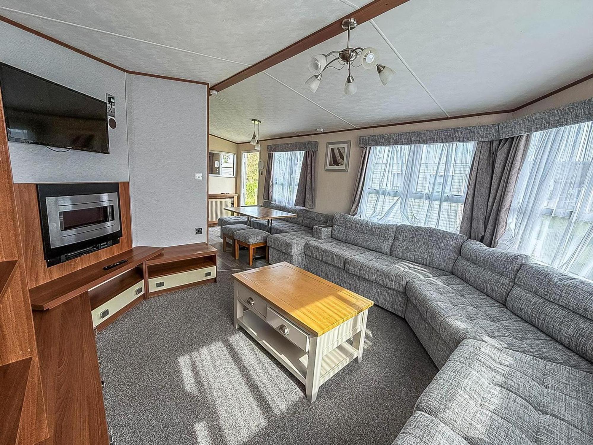 Lovely 8 Berth Caravan At Sunnydale In Lincolnshire Ref 35239S Louth  Eksteriør billede